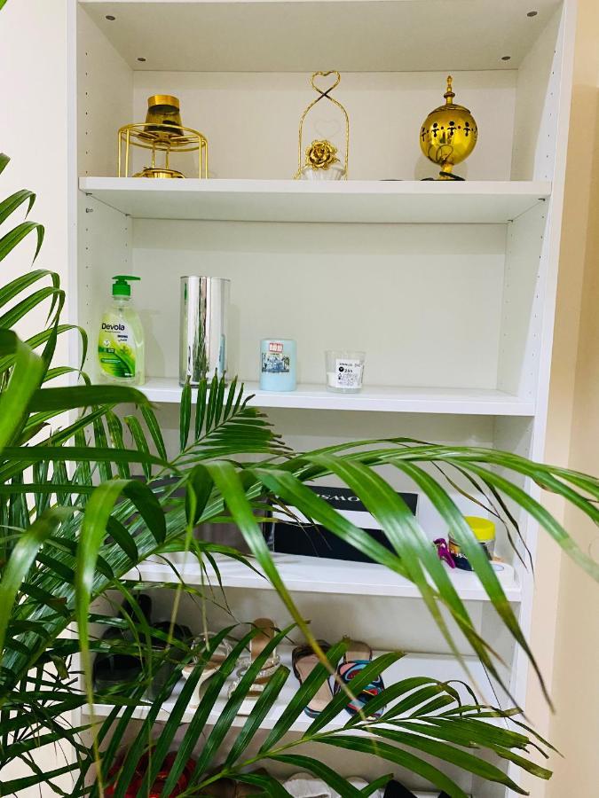 Nash Guest House Females Only Dubaï Extérieur photo