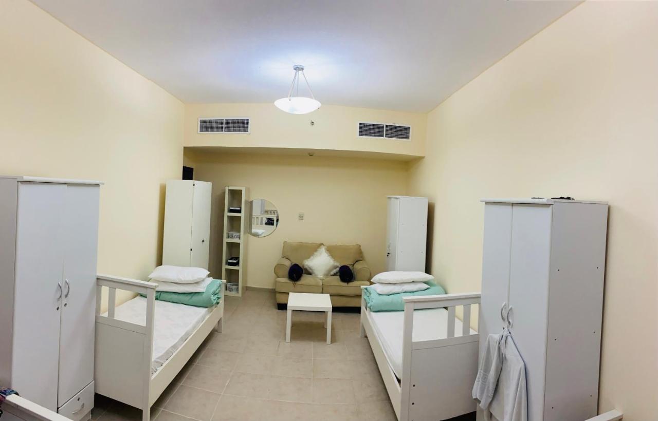 Nash Guest House Females Only Dubaï Extérieur photo