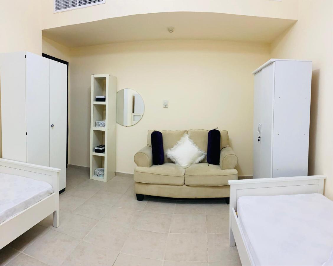 Nash Guest House Females Only Dubaï Extérieur photo