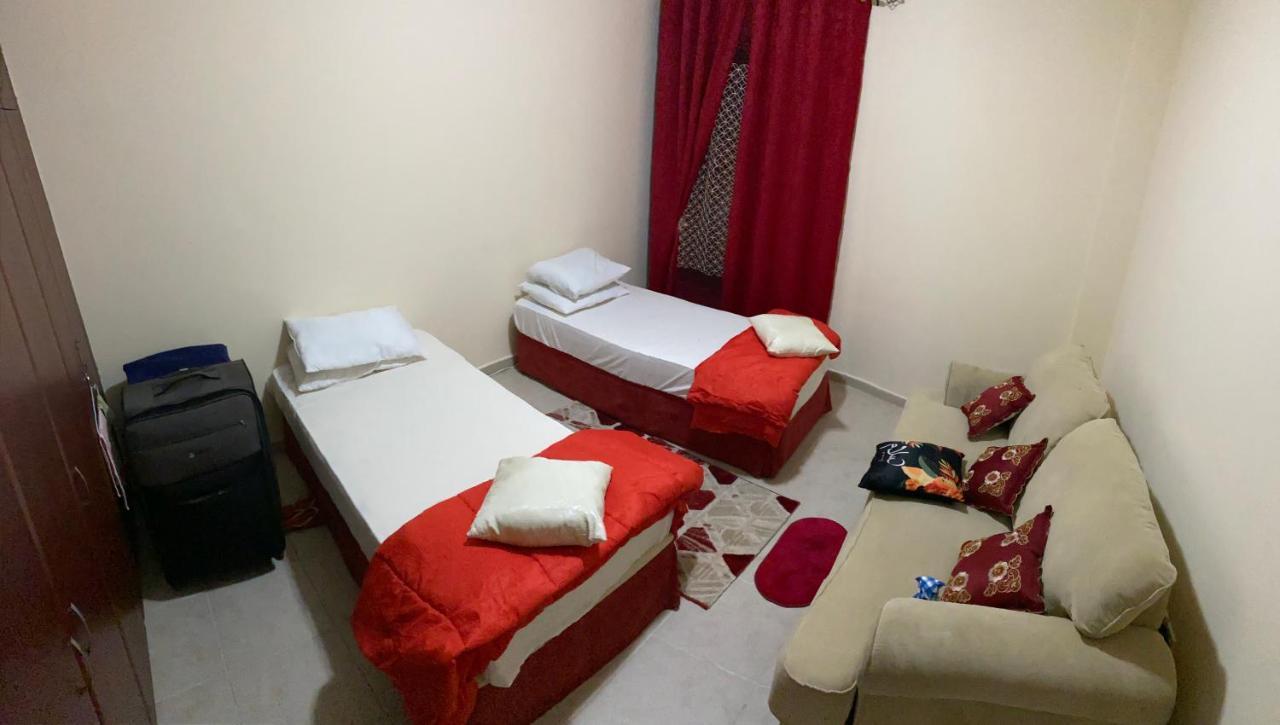 Nash Guest House Females Only Dubaï Extérieur photo