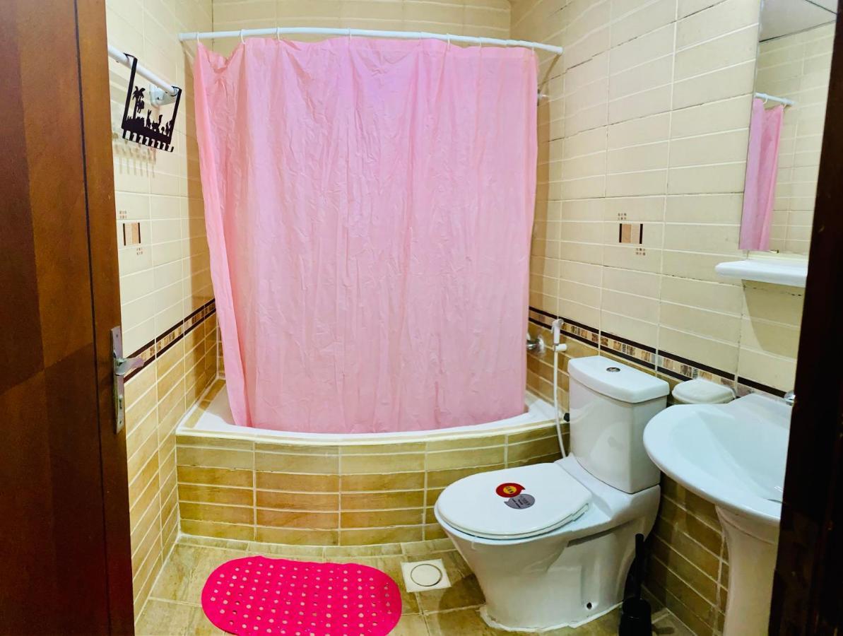 Nash Guest House Females Only Dubaï Extérieur photo