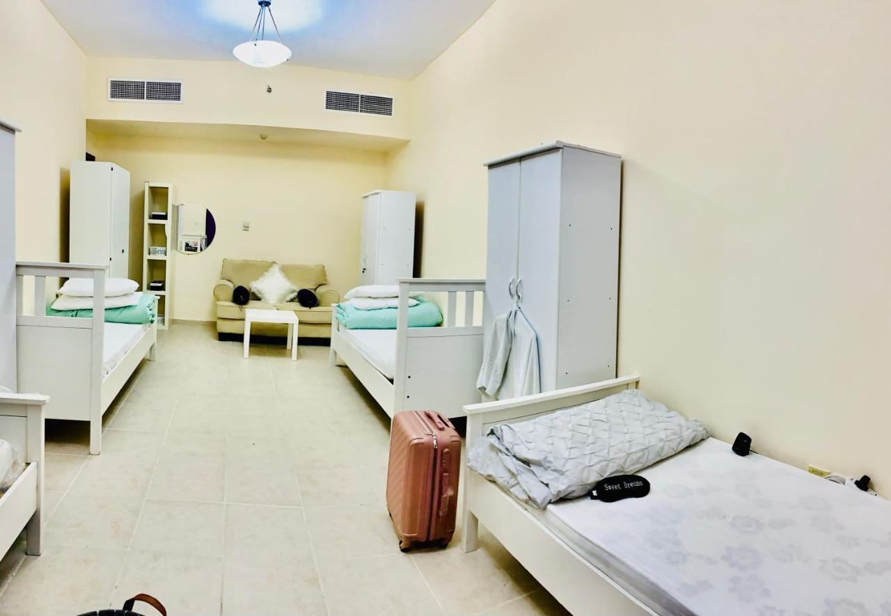 Nash Guest House Females Only Dubaï Extérieur photo