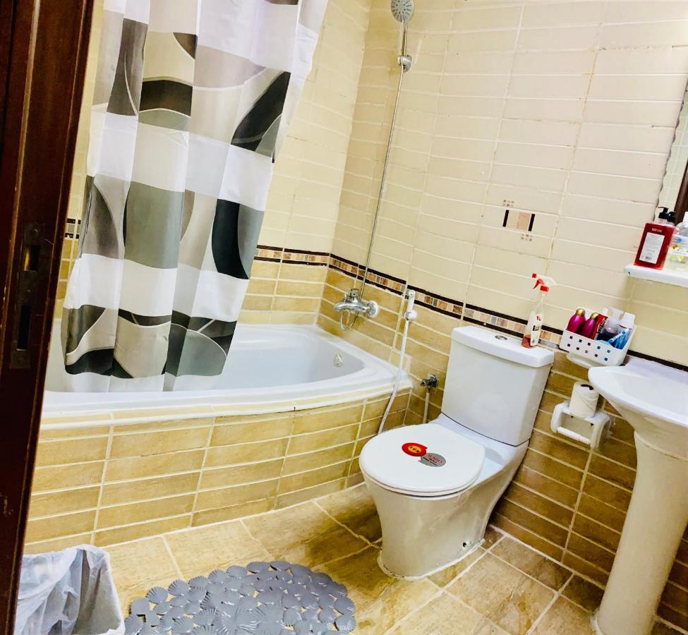 Nash Guest House Females Only Dubaï Extérieur photo