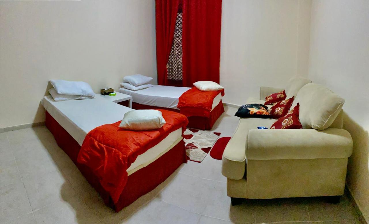 Nash Guest House Females Only Dubaï Extérieur photo