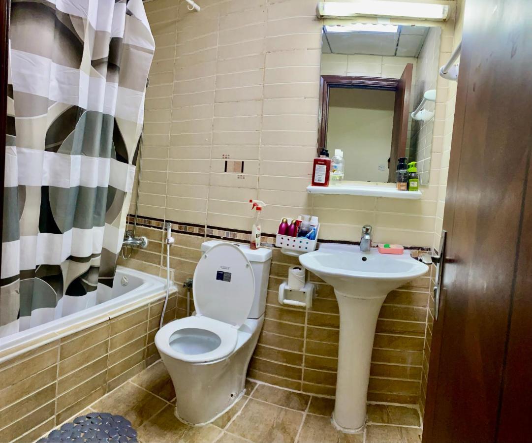 Nash Guest House Females Only Dubaï Extérieur photo