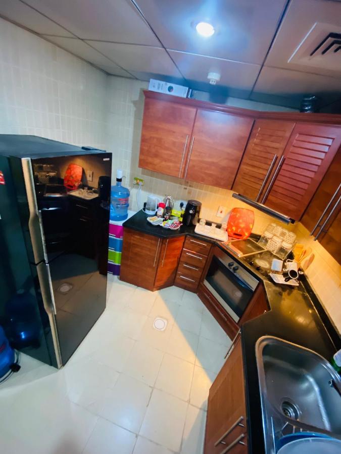 Nash Guest House Females Only Dubaï Extérieur photo